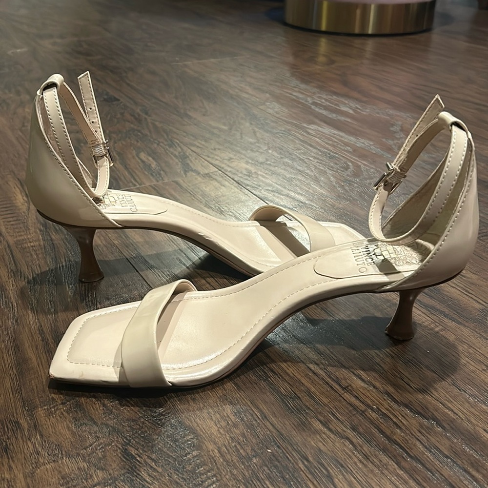 Vince Camuto Vinkely Kitten Heel Sandal, like new!